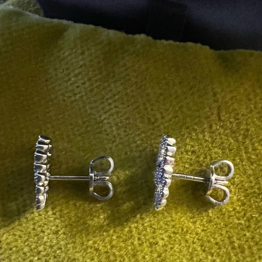 Gucci GG Running Diamond Stud Earrings - Picture 7 of 11